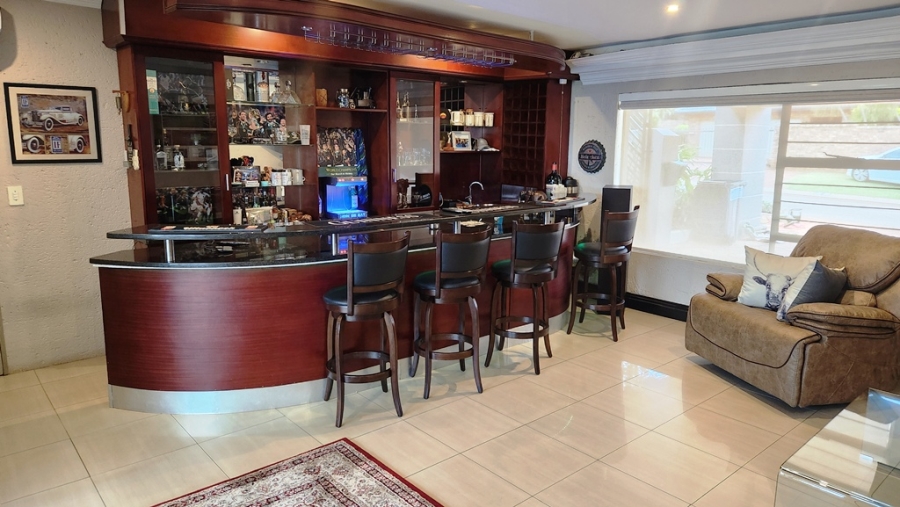 4 Bedroom Property for Sale in Eldoraigne Gauteng