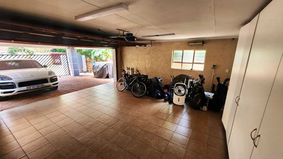 4 Bedroom Property for Sale in Eldoraigne Gauteng