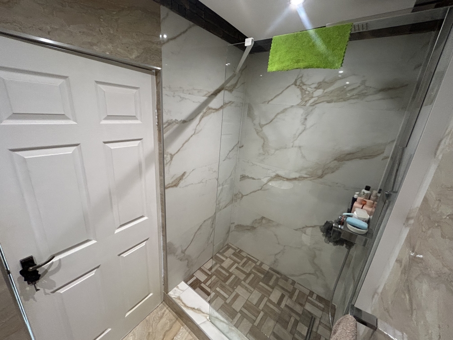 2 Bedroom Property for Sale in Ruimsig Gauteng