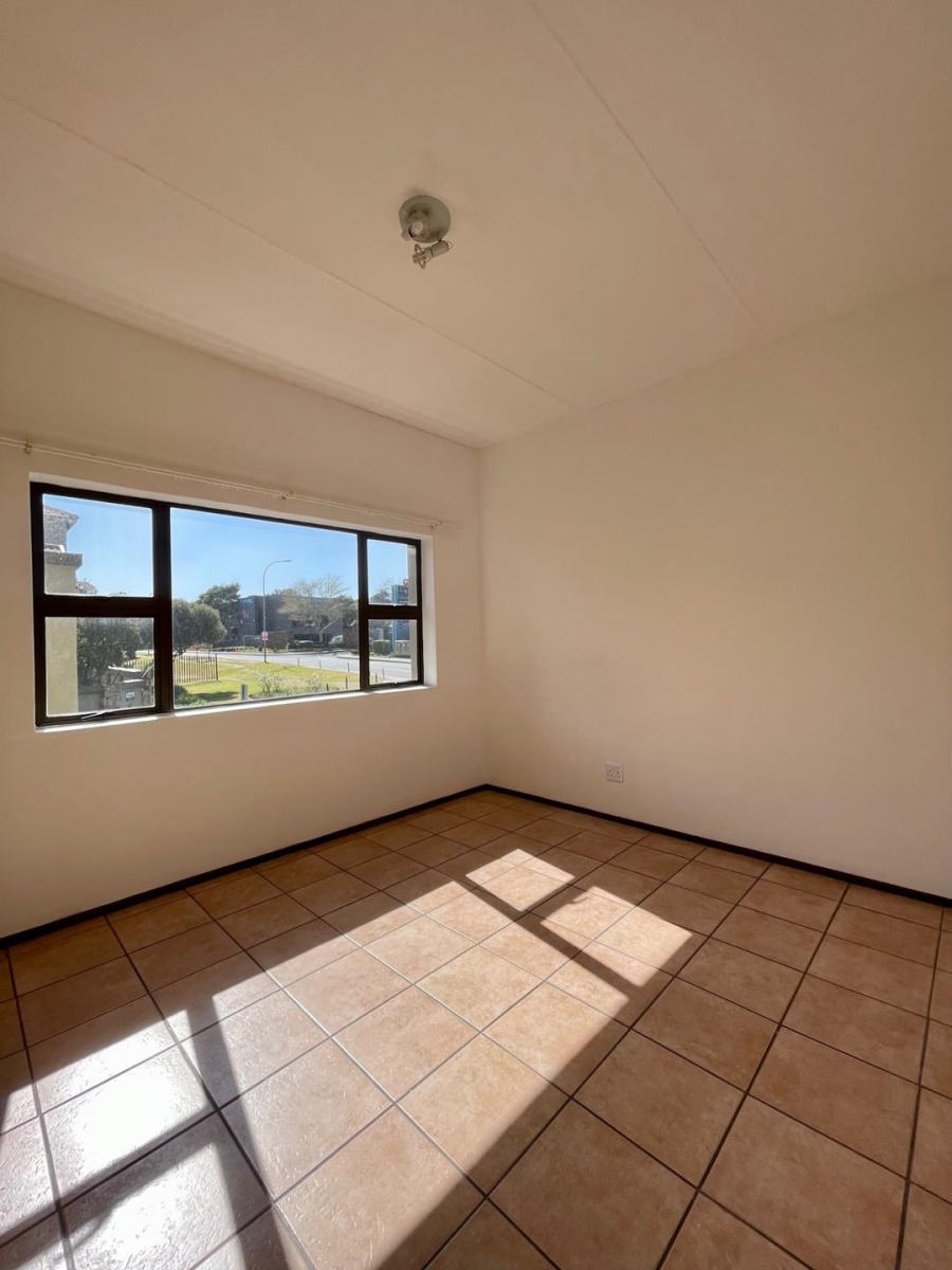 2 Bedroom Property for Sale in Lonehill Gauteng