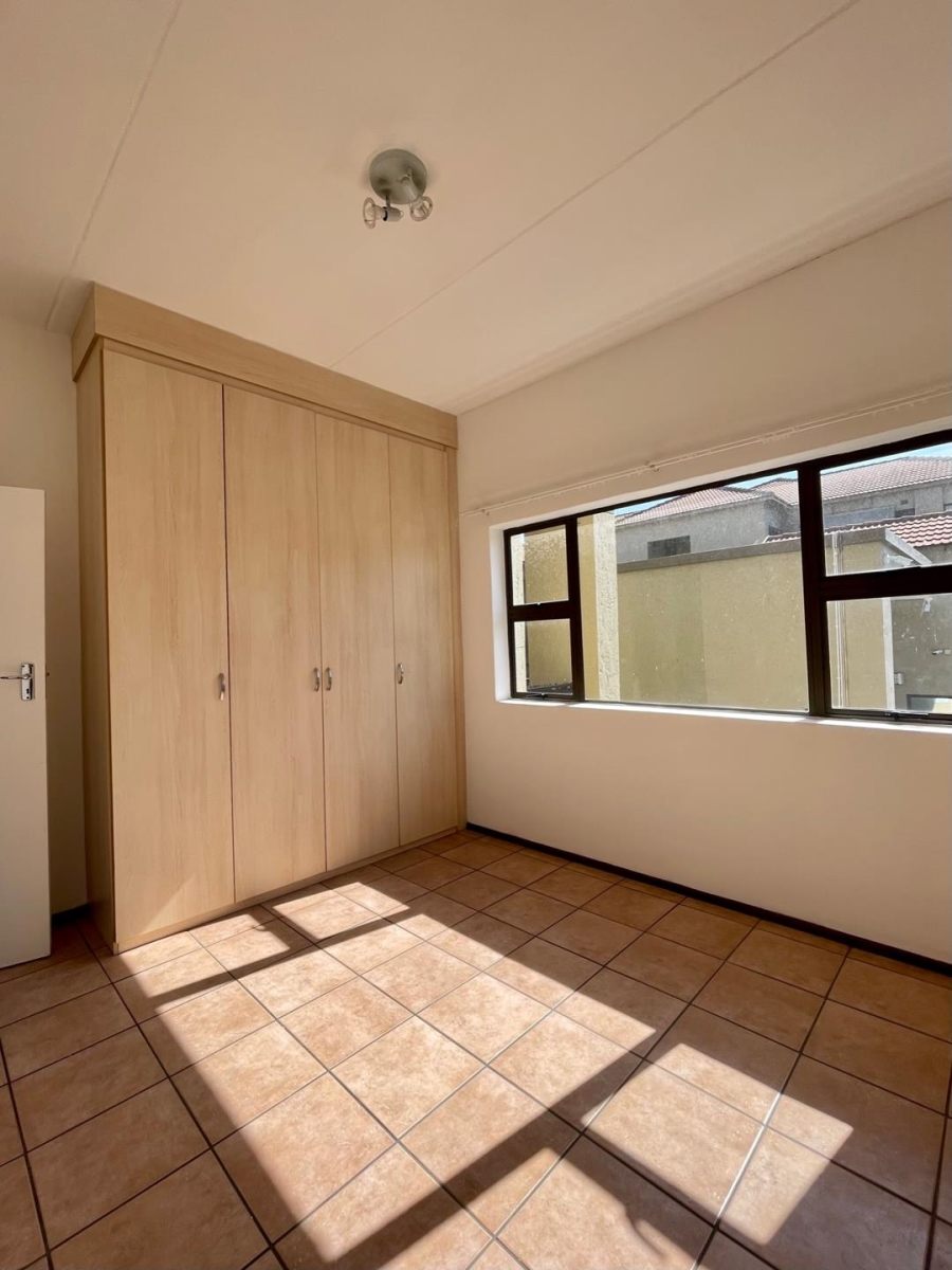 2 Bedroom Property for Sale in Lonehill Gauteng