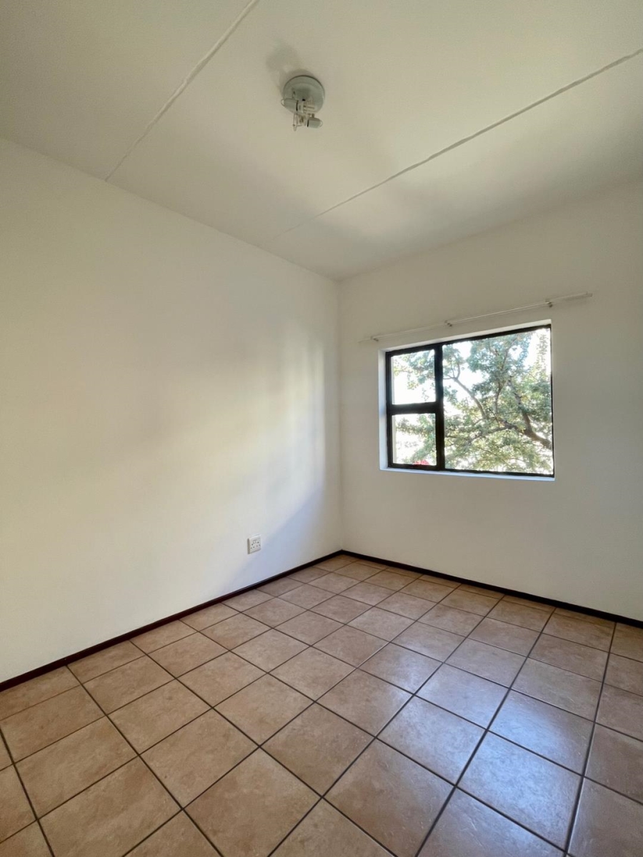 2 Bedroom Property for Sale in Lonehill Gauteng