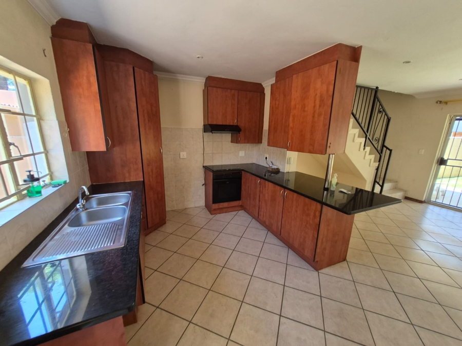 To Let 2 Bedroom Property for Rent in Annlin Gauteng