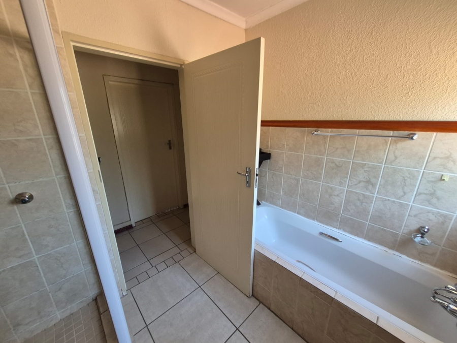 To Let 2 Bedroom Property for Rent in Annlin Gauteng
