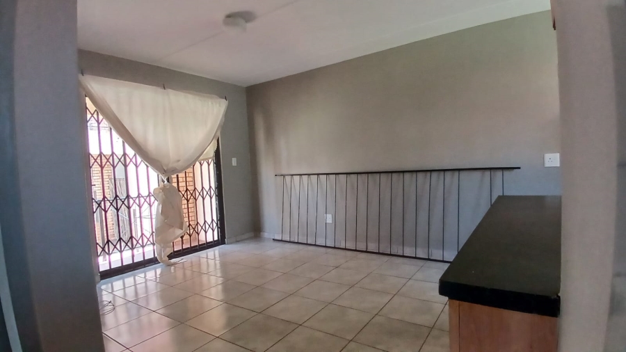 2 Bedroom Property for Sale in Groblerpark Gauteng