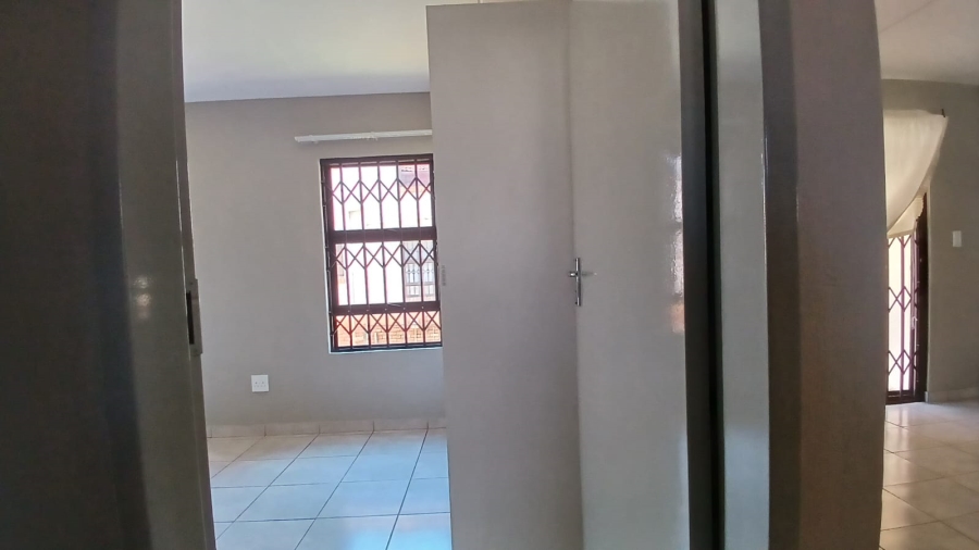 2 Bedroom Property for Sale in Groblerpark Gauteng