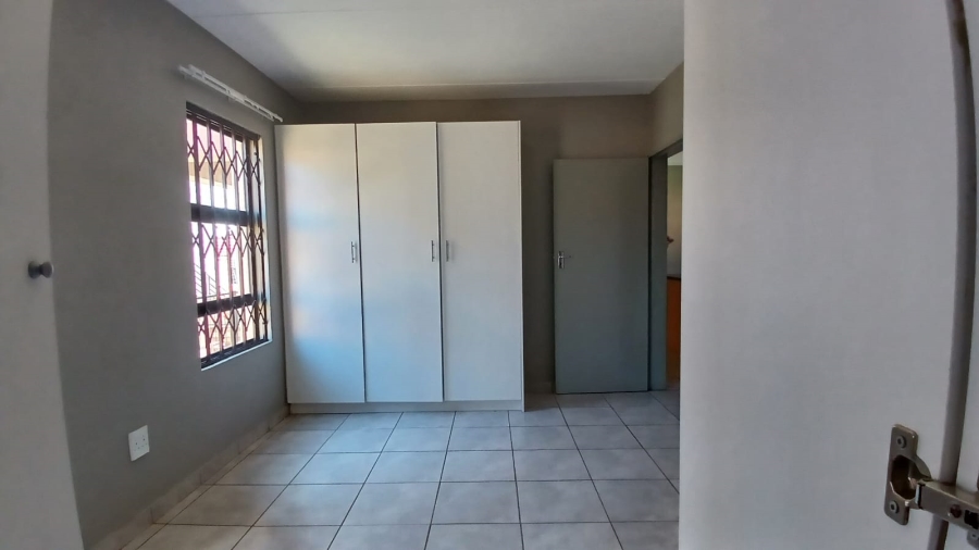 2 Bedroom Property for Sale in Groblerpark Gauteng