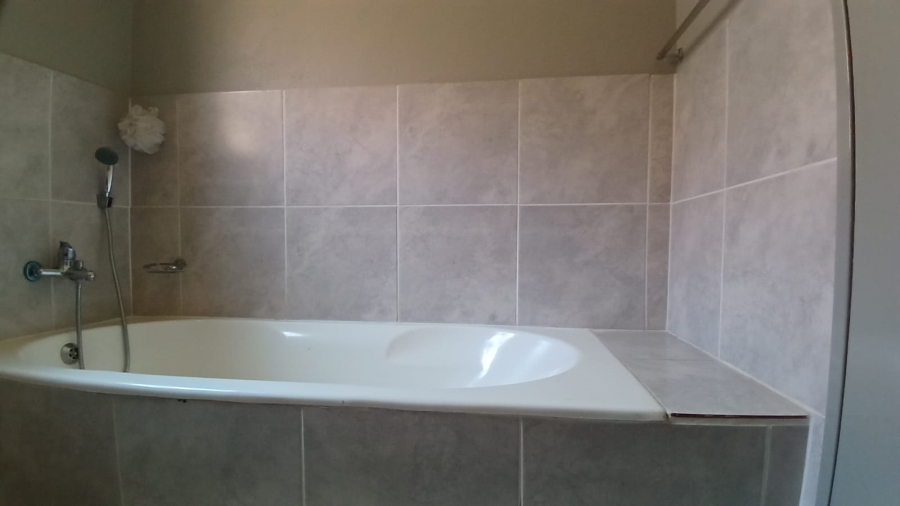 2 Bedroom Property for Sale in Groblerpark Gauteng