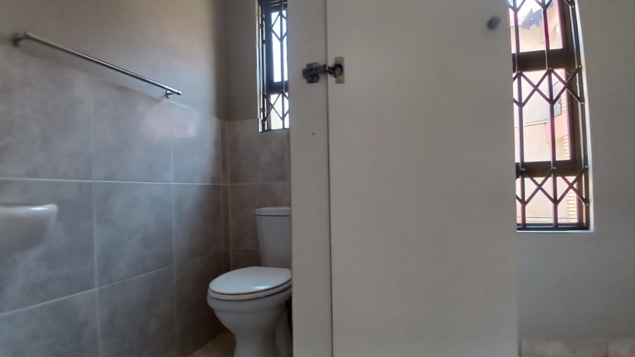 2 Bedroom Property for Sale in Groblerpark Gauteng