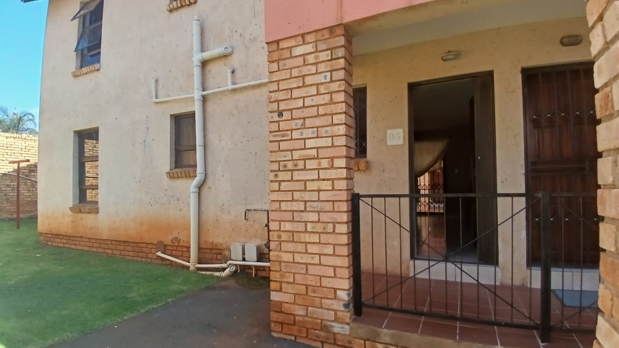 2 Bedroom Property for Sale in Groblerpark Gauteng