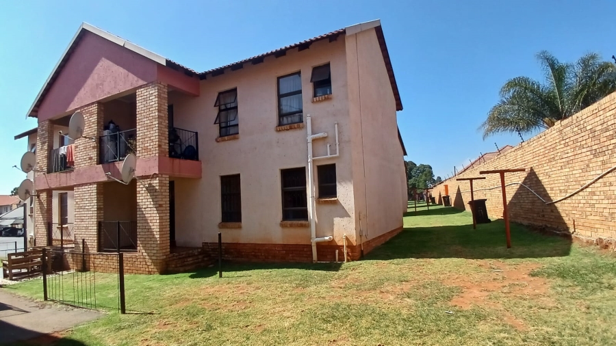 2 Bedroom Property for Sale in Groblerpark Gauteng
