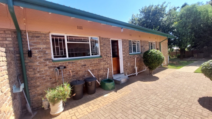 3 Bedroom Property for Sale in Helikonpark Gauteng