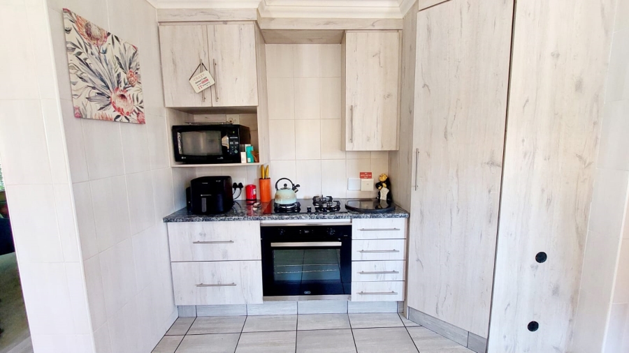 3 Bedroom Property for Sale in Helikonpark Gauteng