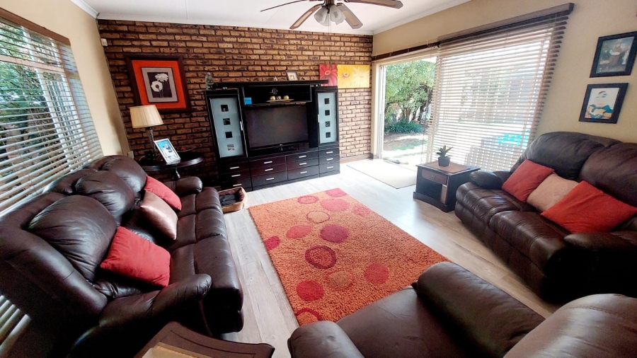 3 Bedroom Property for Sale in Helikonpark Gauteng