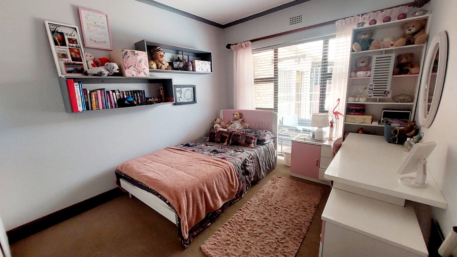 3 Bedroom Property for Sale in Helikonpark Gauteng