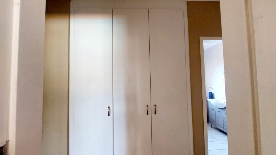 3 Bedroom Property for Sale in Helikonpark Gauteng