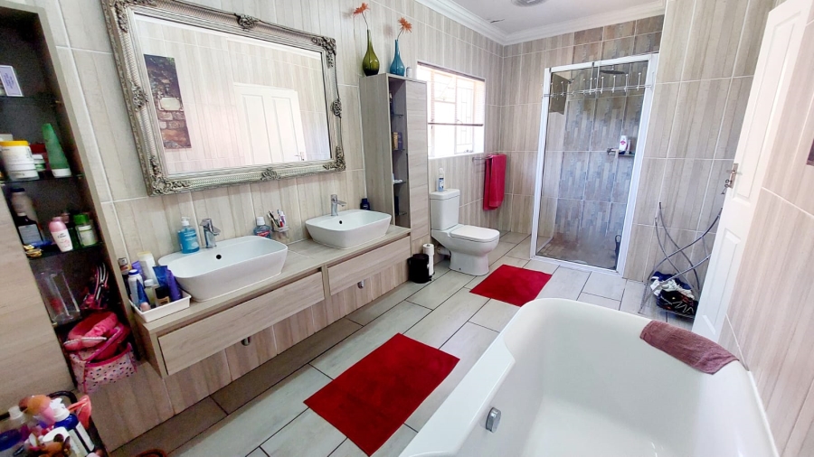 3 Bedroom Property for Sale in Helikonpark Gauteng