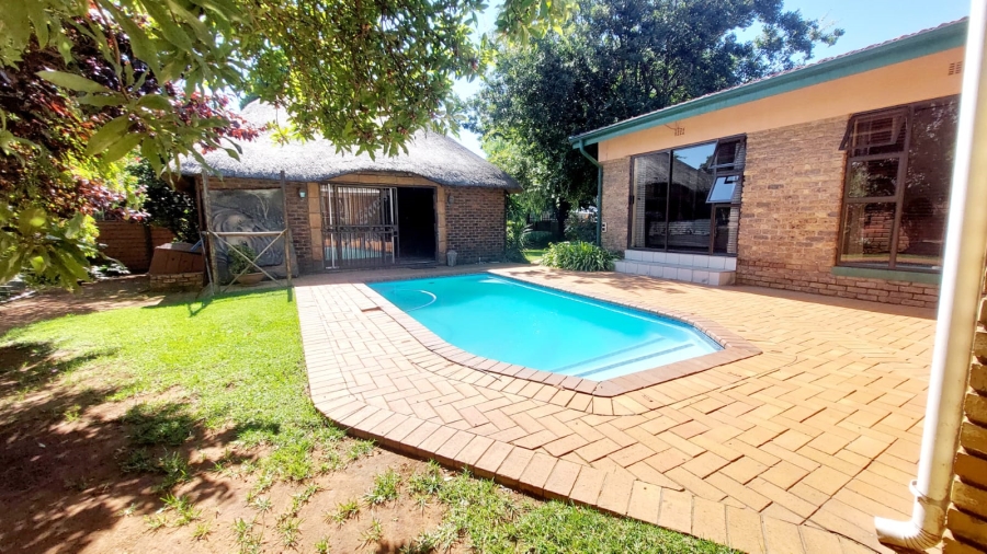 3 Bedroom Property for Sale in Helikonpark Gauteng
