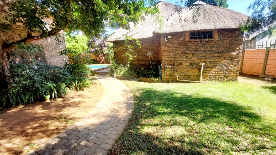 3 Bedroom Property for Sale in Helikonpark Gauteng