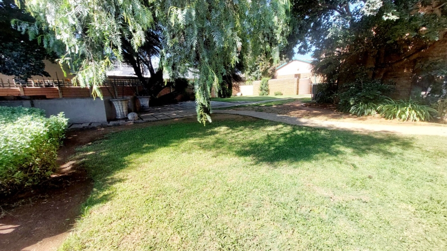 3 Bedroom Property for Sale in Helikonpark Gauteng