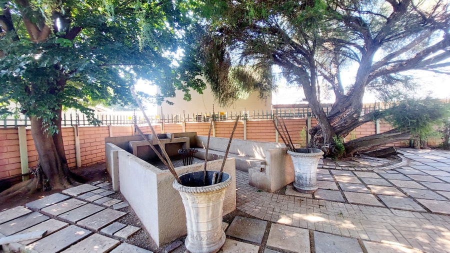 3 Bedroom Property for Sale in Helikonpark Gauteng