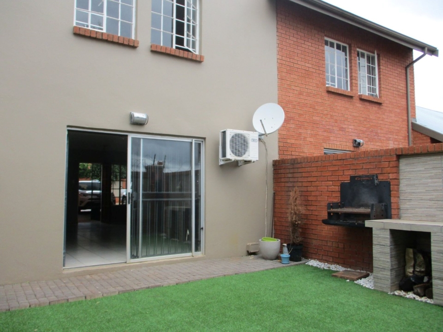 2 Bedroom Property for Sale in Montana Gauteng