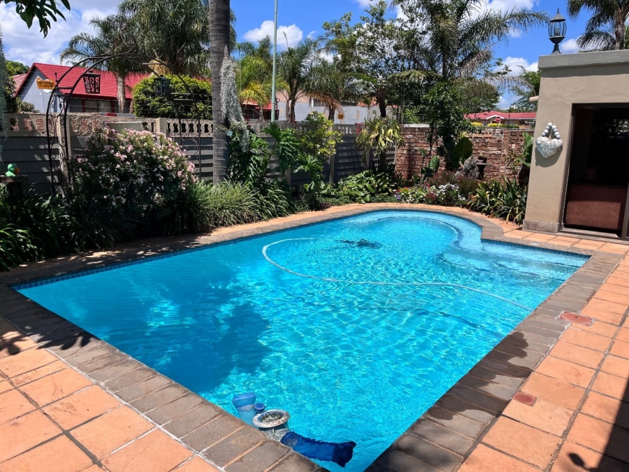 4 Bedroom Property for Sale in Montana Tuine Gauteng