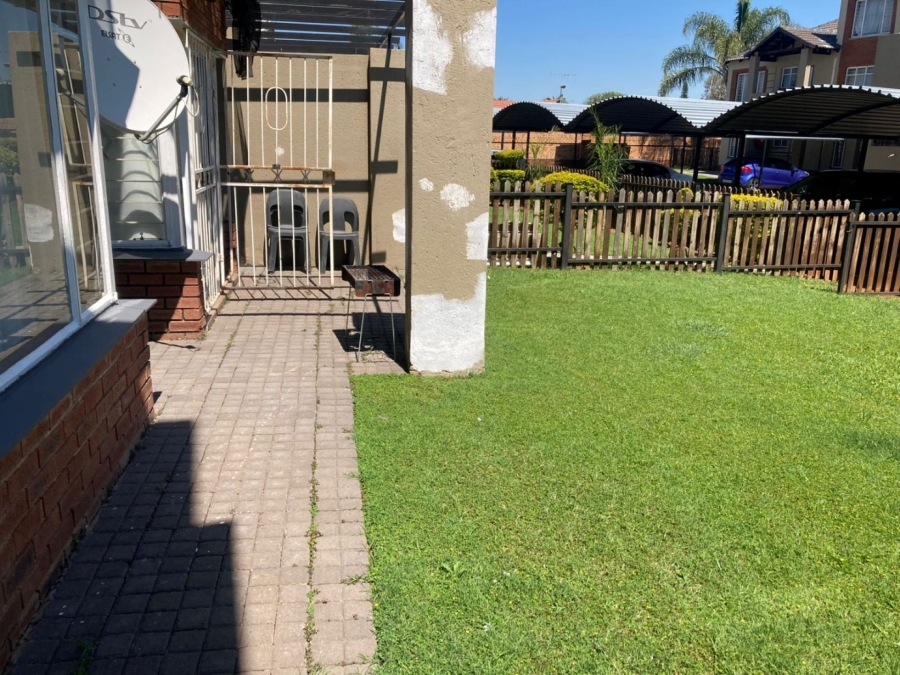 2 Bedroom Property for Sale in Montana Tuine Gauteng