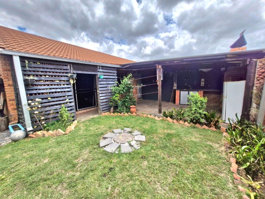 2 Bedroom Property for Sale in Annlin Gauteng