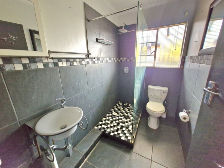 2 Bedroom Property for Sale in Annlin Gauteng