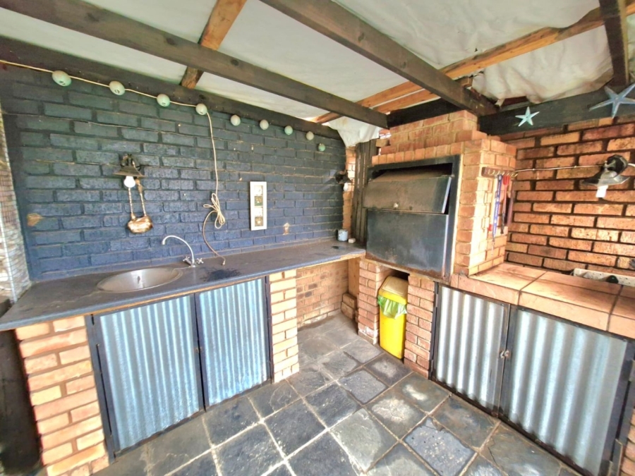 2 Bedroom Property for Sale in Annlin Gauteng