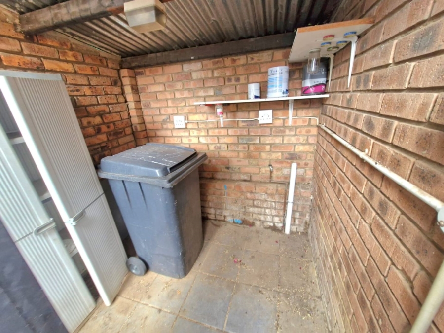 2 Bedroom Property for Sale in Annlin Gauteng