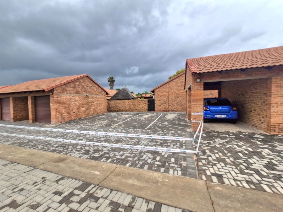 2 Bedroom Property for Sale in Annlin Gauteng