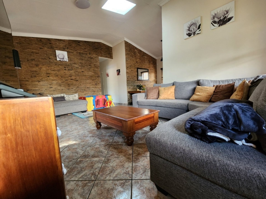 3 Bedroom Property for Sale in Annlin Gauteng