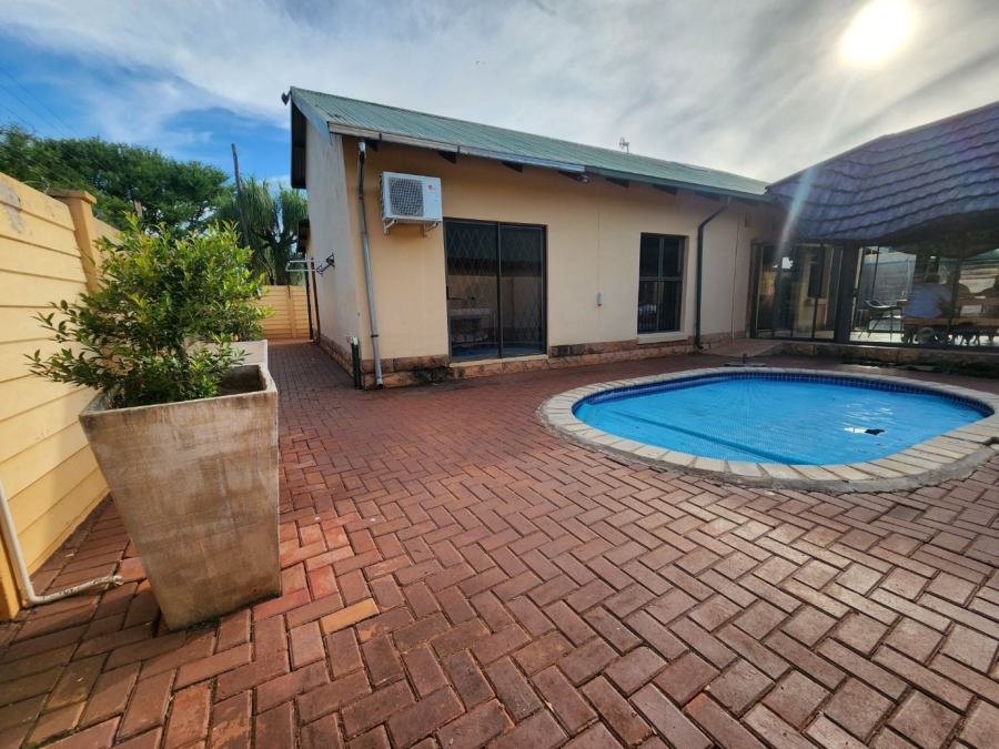 3 Bedroom Property for Sale in Annlin Gauteng