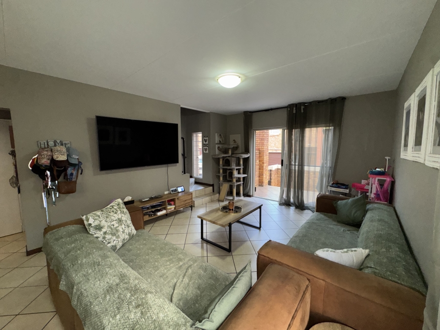 To Let 3 Bedroom Property for Rent in Willowbrook Gauteng