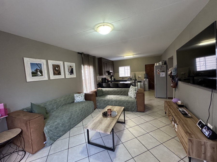 To Let 3 Bedroom Property for Rent in Willowbrook Gauteng