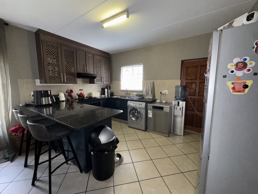 To Let 3 Bedroom Property for Rent in Willowbrook Gauteng