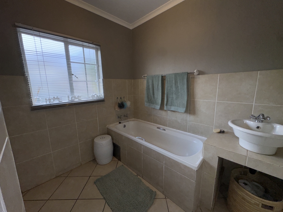 To Let 3 Bedroom Property for Rent in Willowbrook Gauteng
