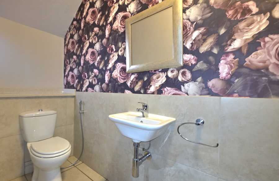 5 Bedroom Property for Sale in Raslouw Gauteng