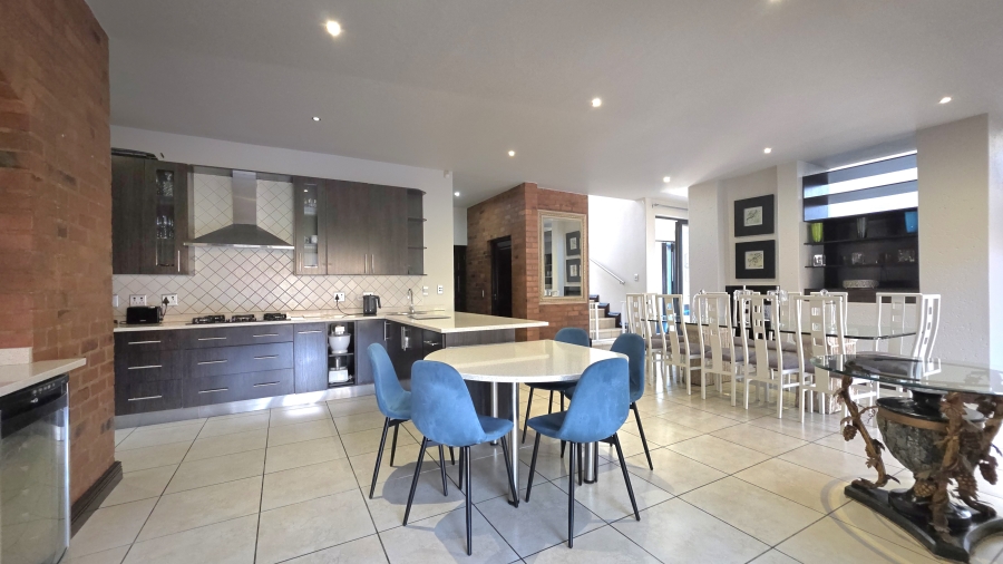 5 Bedroom Property for Sale in Raslouw Gauteng