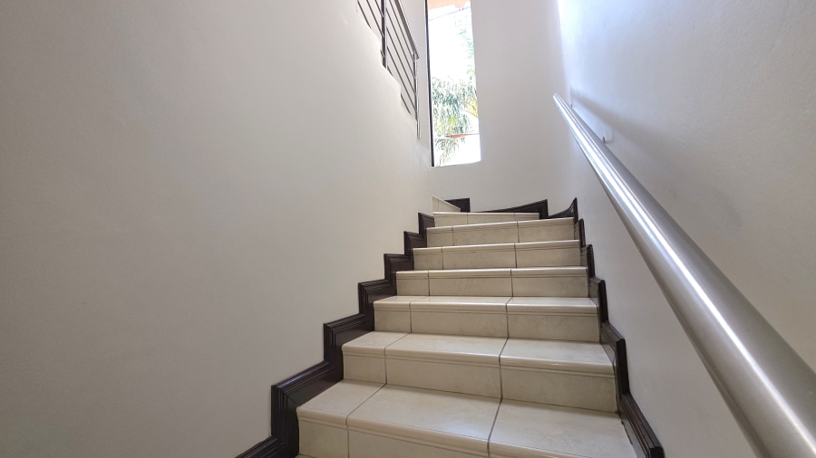 5 Bedroom Property for Sale in Raslouw Gauteng