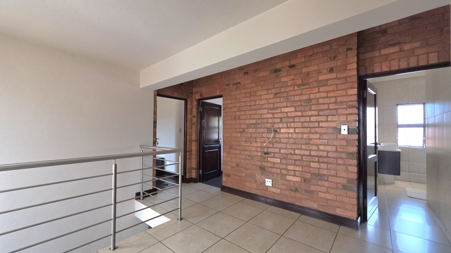 5 Bedroom Property for Sale in Raslouw Gauteng