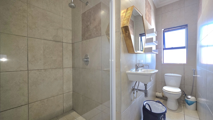 5 Bedroom Property for Sale in Raslouw Gauteng