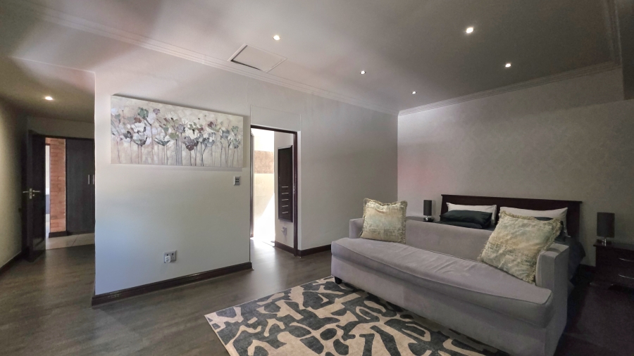 5 Bedroom Property for Sale in Raslouw Gauteng