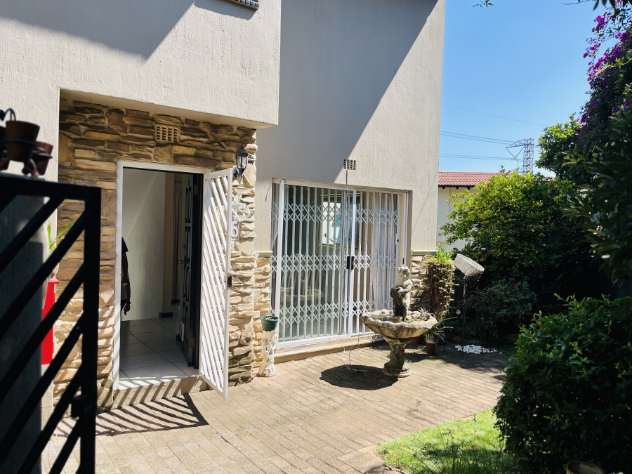 3 Bedroom Property for Sale in Sunnyridge Gauteng