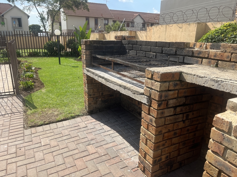 2 Bedroom Property for Sale in Esther Park Gauteng