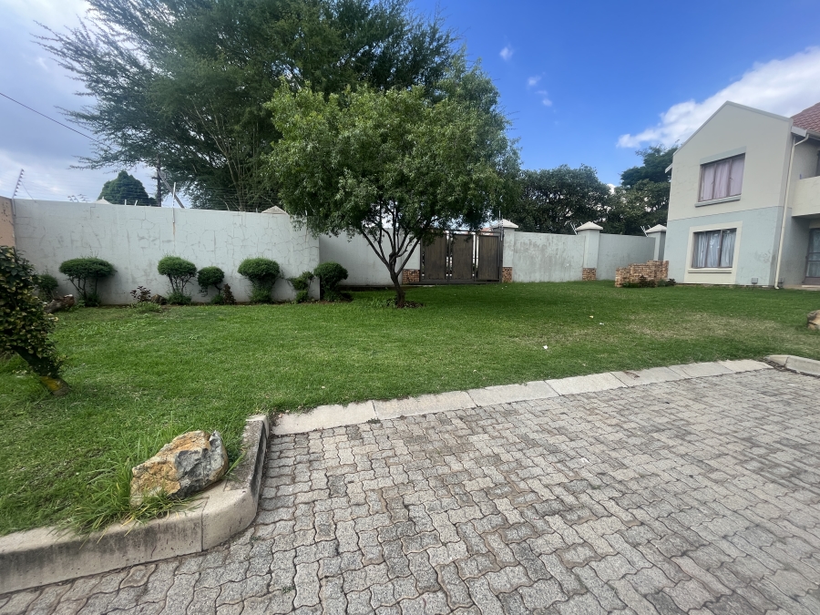 2 Bedroom Property for Sale in Esther Park Gauteng