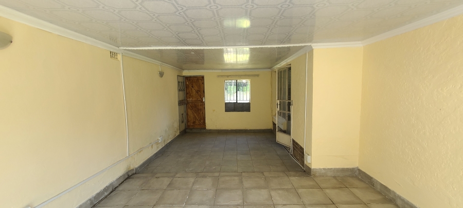 To Let 1 Bedroom Property for Rent in Clarens Park Gauteng
