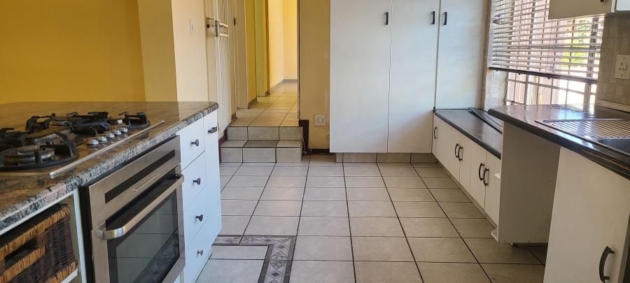 To Let 3 Bedroom Property for Rent in Clarens Park Gauteng